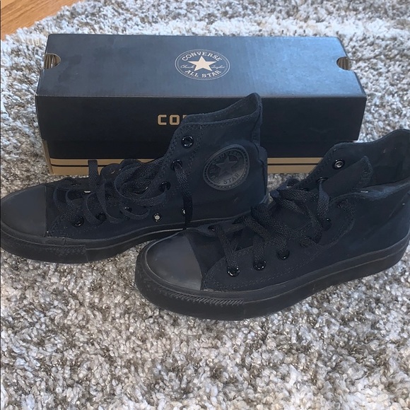 black converse 5.5